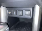 寒い季節もスイッチ一つでシートがポカポカに!これはかなり快適です!運転席と助手席にございます!!!