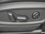 電動調整機能フロントシート (ランバーサポート 4ウェイ)