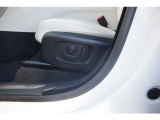 細やかなシートポジションが調整可能な電動シートを採用しております!
