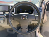 ハンドルから手を放さずに操作出来ますので、安全運転にもつながりますね