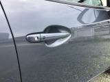 キーをポケットに入れたままでもドアのロック&アンロックができ、雨の日や、荷物の多い日に大活躍!