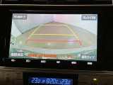 バックガイドモニターで、後方を確認しながら安心して駐車することができます。運転初心者も熟練者も必須の機能ですよ!