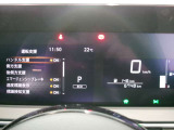 右側に大きく見やすいデジタルスピードメータ左側ディスプレイには運転支援システム等を表示