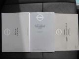 取扱い説明書 整備記録簿です前オ-ナ-の整備歴がわかるため無駄な部品。工賃が発生せず効率の良い整備が行えますまた丁寧に乗っていた証拠でもありますので車両状態の信頼性にもつながってまいります