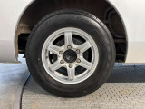 タイヤサイズは195/80R15 107/105N LTです♪