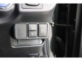 オートマチックハイビーム、車線逸脱防止装置、プリクラッシュセーフティと安全装備もついてます。