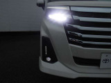 LEDヘッドライトです! 明るく、省電力です!!