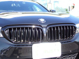 BMW在庫保有台数常時100台以上!ご来店の際はBMW本店(厚木市下荻野140-1)にご来店ください!弊社自慢の全天候型ショールーム!BMW在庫保有台数常時100台以上ございます!