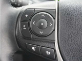 ◆オーディオリモコンスイッチ◆ハンドルにスイッチが装備されてます。視点をそらすことなく、ボリューム調整・オーディオソース切替・選曲が出来ます。安全運転しながら操作が可能になりました。