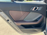 BMWはドアが分厚いです。衝突によりドアがつぶれてしまった場合にも外からいち早くドアを開けれるよう考えられています。数十秒の救出の遅れが命につながりかねない場合、こういった配慮が重要なポイントです。