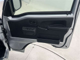 運転席ドア内側!