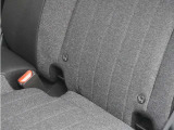 ◆ISOFIX◆シートベルトいらずでチャイルドシートと固定金具を連結するだけでガッチリ固定できます。