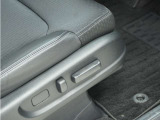 ◆電動シート装備◆シートポジションの調節が電動でできます。体格にあった細かな位置調整ができます!