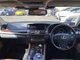 LS 600h バージョンL 4WD 本革シート