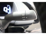 ライトスイッチです。「AUTO」にすると外の明るさに応じてスモールライト・ヘッドライトが自動でON・OFFします。夕暮れ時や屋内駐車場、トンネルなどに便利です。