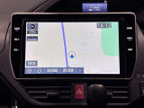 純正ナビ(NSZN-Z68T)を装備。タッチパネル式で使いやすく、お出かけもラクラクです。