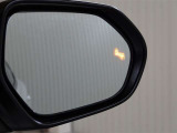 後方からの車の接近を教えてくれるブラインドスポットモニター♪※あくまでも補助的な装置なので目視確認もお忘れなく!
