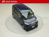 両側パワースライドドア付きだから、狭い駐車スペースなどでの乗り降りラクラク♪小さなお子さまのいるご家庭には嬉しい装備です。