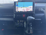 エアコンはオートエアコンです(^-^)温度調節も細かくできるので車内を快適な温度にできますよ(*^^*)人気の装備です☆