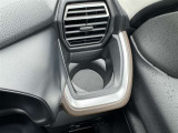 運転席側のドリンクホルダーです!