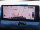 【ナビ】メーカーSDナビ付きです。目的地を設定すれば初めての場所でも簡単に行くことができます。もちろん音楽だって聴けちゃいます♪