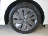 ■純正16インチアルミホイール。タイヤサイズは185/60R16です。【】