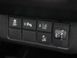 ◆パーキングセンサーシステム◆車庫入れの時などに近くに障害物がある場合、障害物までの距離を音で知らせてくれます。