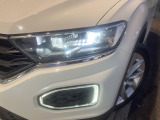●LEDヘッドライト:夜間走行時も良好な視界を確保し安心して運転できる高輝度LEDヘッドライトを装備!点灯速度が早く、消費電力も抑えられています。