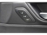 車の運転席の位置を保存できるシステムです。運転手が変わってもセッティングしたポジションを再現できる為発進時の手間が省けます。