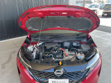 e-POWERはエンジンを発電専用にしてエンジンの作動時間を短縮。さらに、ロードノイズが大きい路面を検知して、ロードノイズの中にエンジン音を隠すことで静かに発電します。