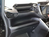 取り出しやすく、しまいやすい収納スペースが満載です。ティッシュやペットボトル等、用途に合わせた収納が可能ですので、使い方はあなた次第!