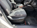 パワーシート搭載。微妙な調整が手軽にでき、ピッタリのポジションで運転することが可能です。