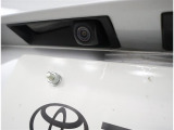 バックカメラが付いているので後方確認が非常にしやすいです。今や運転初心者も熟練者も必須装備!ついていて損はないですね♪
