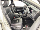 パワーシート搭載。微妙な調整が手軽にでき、最適なポジションで運転することが可能です。