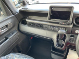 軽・車検の看板と電光掲示板が目印です!届出済 未使用車をお探しの方はこちらの看板を目印にお越しください。※似たような看板のお店がございますのでお間違えのないようご注意ください。