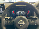 手元でナビの音量調整等が出来るのでナビの操作によるわき見運転を防止することが出来ます。