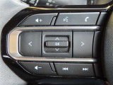 ブルートゥースに接続すれば、スマホに入れている音楽が聞けたり運転中に電話がかかってきてしまった場合もハンドルから電話を取ることができます!
