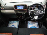 運転にかかわる様々な操作を安全に行えるように視点移動が少なく、操作性に配慮されたスイッチ類が凝縮されたコクピットです。