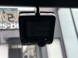 認定中古車はお車の経過年数や走行距離により1年もしくは2年間保証を付帯しております。「認定中古車保証」はメーカー保証です。全国のメルセデス正規販売店で保証を受けることができます。