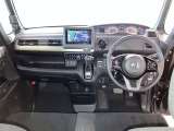 見通しのよいすっきりとした視界で、誰でも運転しやすいです。運転のしやすさは疲れにくさにも繋がりますよ♪