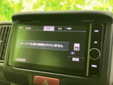 画面上部にHDDやBluetooth、テレビの選択項目が並び、目的に合わせて切り替えられます。音設定や接続メニューも表示され、日常の移動に合わせて使い分けしやすい構成です。