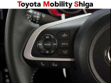 ステアリングスイッチ付き。前方から目を離すことなくオーディオ操作をすることが可能です。