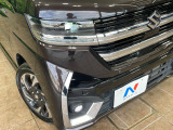 【LEDヘッドライト】悪天候や夜間走行時も良好な視界を確保し安心して運転できる高輝度LEDヘッドライトを装備!点灯速度が早く、消費電力も抑えられています。
