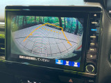 【バックカメラ】駐車時に後方がリアルタイム映像で確認できます。大型商業施設や立体駐車場での駐車時や、夜間のバック時に大活躍!運転スキルに関わらず、今や必須となった装備のひとつです!
