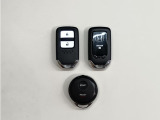 スマートキーはカバンの中やポケットに携帯するだけでドアロックの開閉・エンジンスタートが可能です!リモコンエンジンスターターもございます!