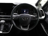 各操作スイッチなどもハンドルから手を放すことなく操作可能で安全運転に支援いたします!