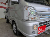 暗闇でも前方をくっきりと照らしてくれるライトです。夜の運転でも安心ですね。