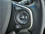 ◆アダプティブクルーズコントロール◆予め設定した車速内でクルマが自動的に加減速。前走車との適切な車間距離を維持しながら追従走行します。【LKAS】車線維持支援システムでステアリング操作を支援。