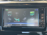 FM・AMやSD、USB、Bluetooth Audioなど、複数の音源が画面に一覧表示されています。使いたい項目を見つけやすい構成で、好みに合わせて音楽やラジオを楽しめる便利な装備です。