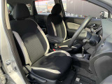 ゆったり座れる運転席です